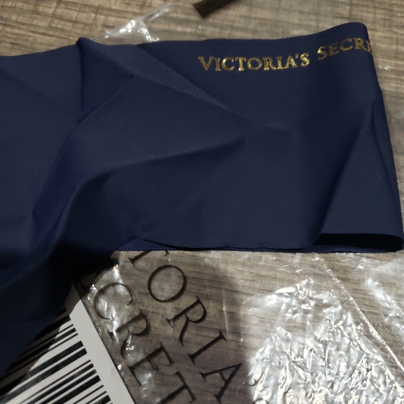 SEXY ILLUSIONS BY VICTORIA'S SECRET No-Show Thong Panty - Picture 2 of 4